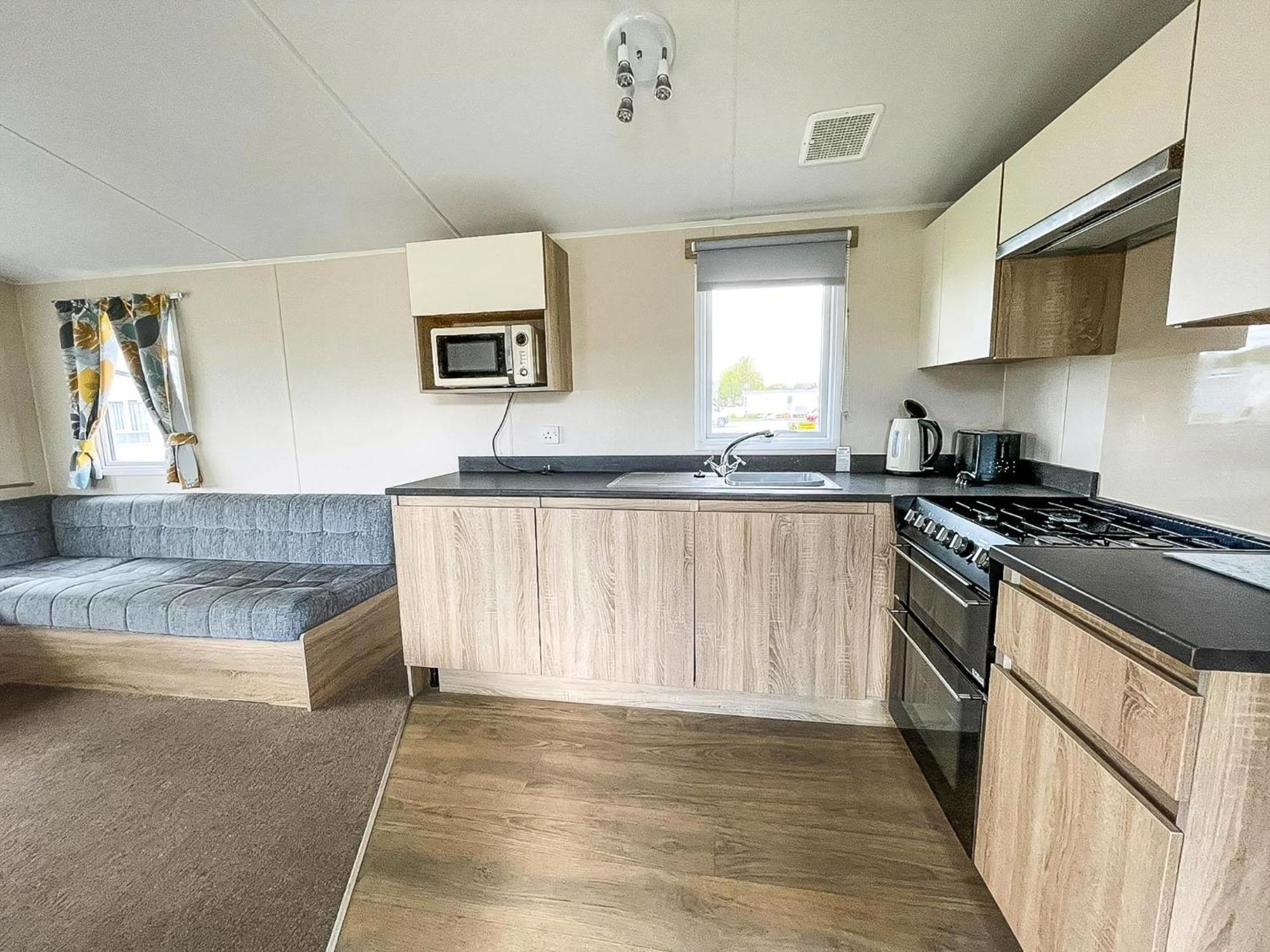 Great 6 Berth Caravan Nearby The Beach In Walton-On-The-Naze Ref 17181X Eksteriør bilde